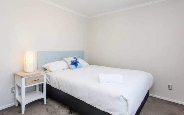 Spacious 3 bedroom in Flat Bush