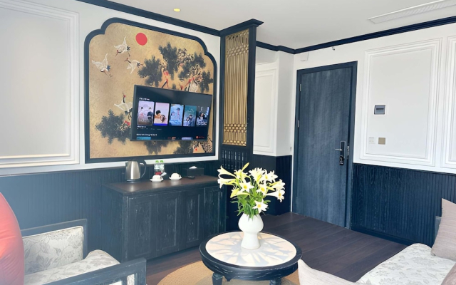 Luxe Paradise Premium Hotel