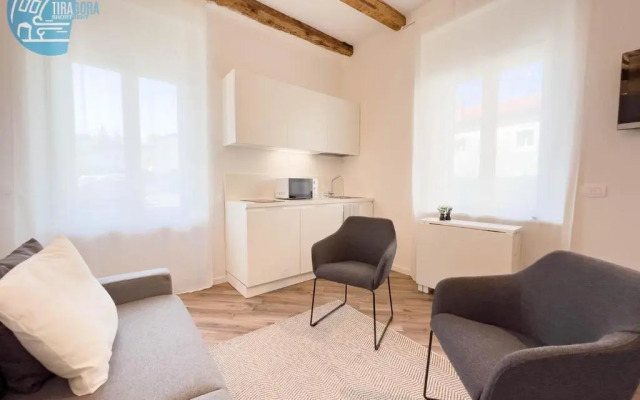 Basovizza 3 Alessandro Tirabora Short Rent