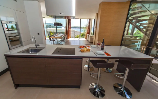 Golden Rays Luxury Villas