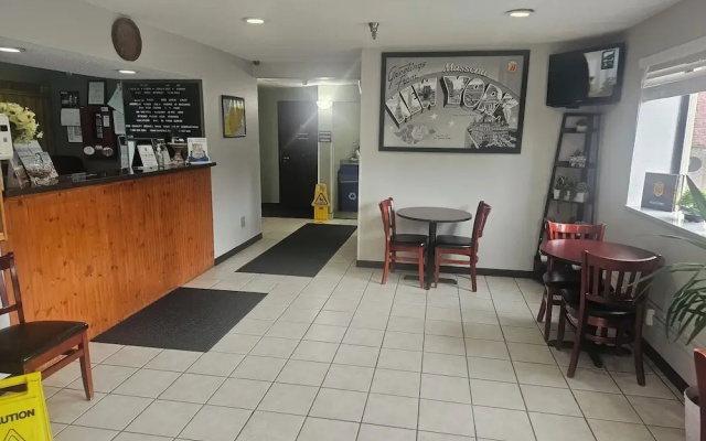 Super 8 Massena NY