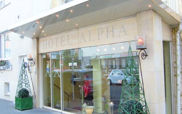 Hotel Alpha вид на фасад