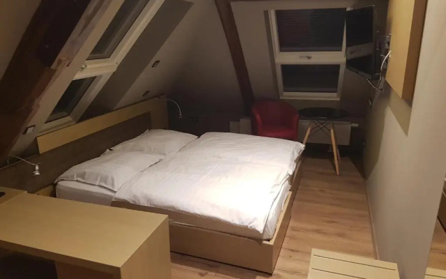 Zum Grünen Baum Hotel Frankfurt Airport