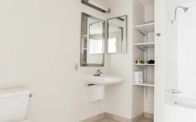 Lively Fenway Suites by Sonder