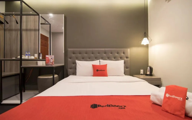 Reddoorz Plus Near Saigon Centre