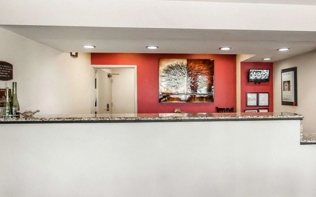 Econo Lodge Inn & Suites Jackson Northwest