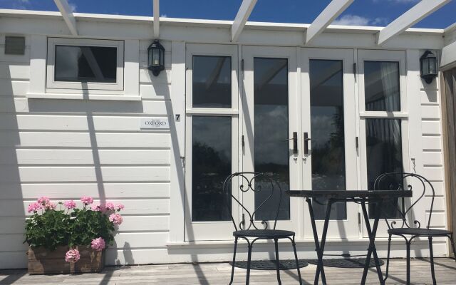 Отель Aylstone Boutique Retreat вид на фасад