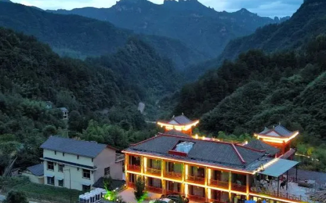 Guanshan Garden · Ancient Chinese Resort Homestay (Zhangjiajie National Forest Park Branch)