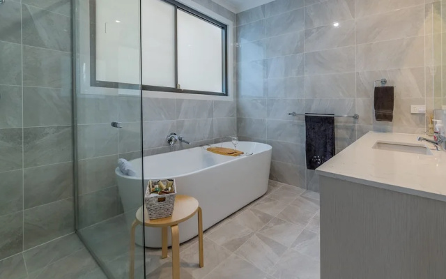 Sweeping Views - Free Wifi & Netflix - PET Friendly