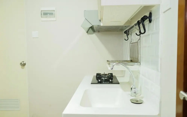 Homey and Comfy 1BR Signature Park Grande Apartment