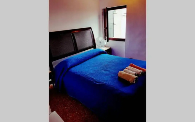 Large Top 3 Rooms Flat Central Rialto