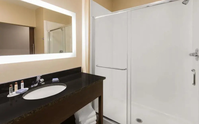 Wingate by Wyndham Asheville Airport