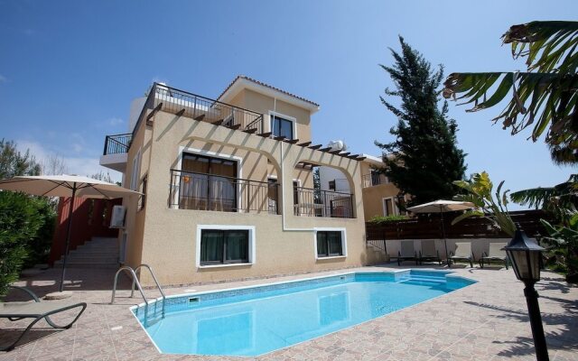 Отель Marinea Beach Villas вид на фасад