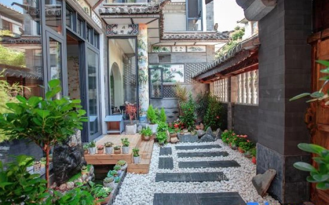 Qidong Intelligent Light Luxury Homestay (Dali Ancient City Bohai Branch)