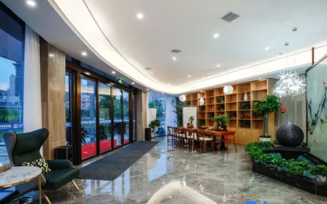 Yunqi Smart Hotel (Xingyi Menglecheng Jushan Square)