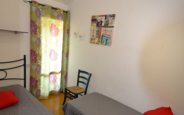 Comfy Flat With Shared Pool