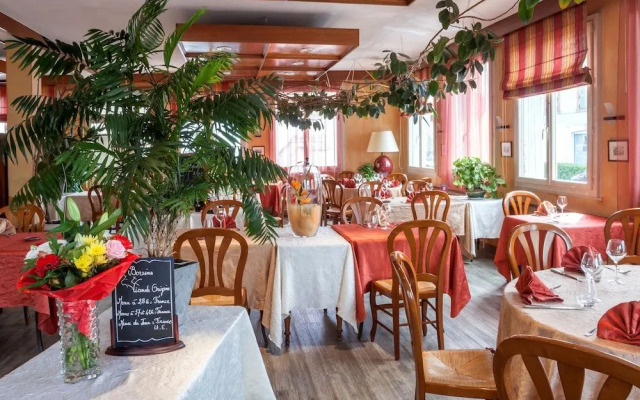 Logis Hôtel les Voyageurs