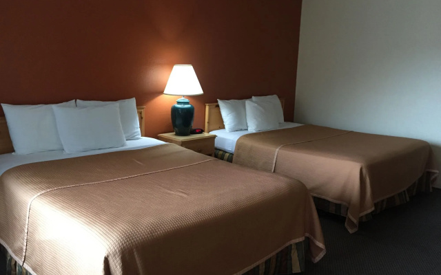 Pine Tree Inn