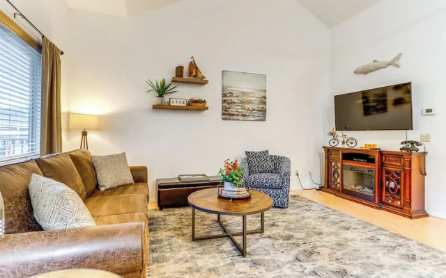 Walk Downtown: Modern 'coeur D'alene Getaway'