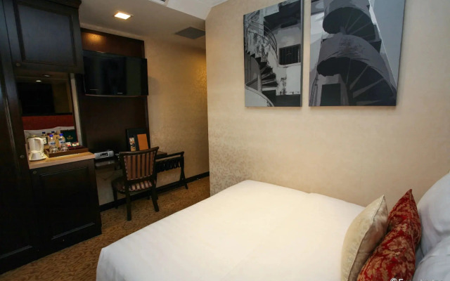 Nostalgia Hotel