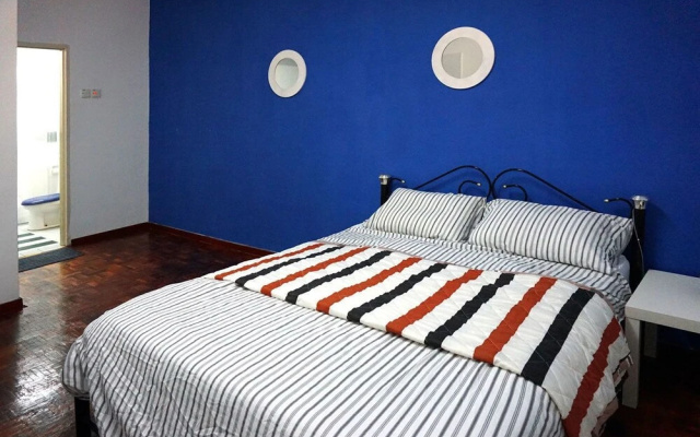 Themed Apartments @ Straits View Villas
