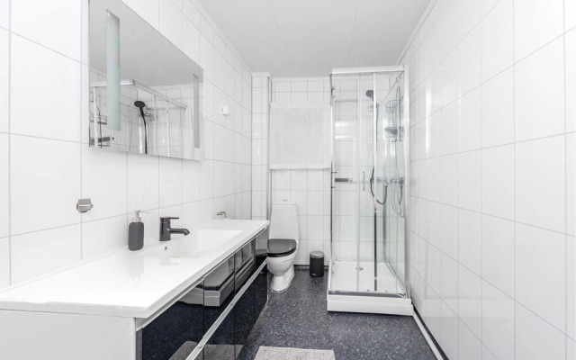 Stunning Home in Vestnes With 5 Bedrooms and Wifi