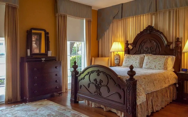 Andrew Morris House Bed and Breakfast