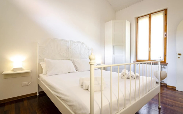 Stylish one Bedroom in the Heart of Bologna