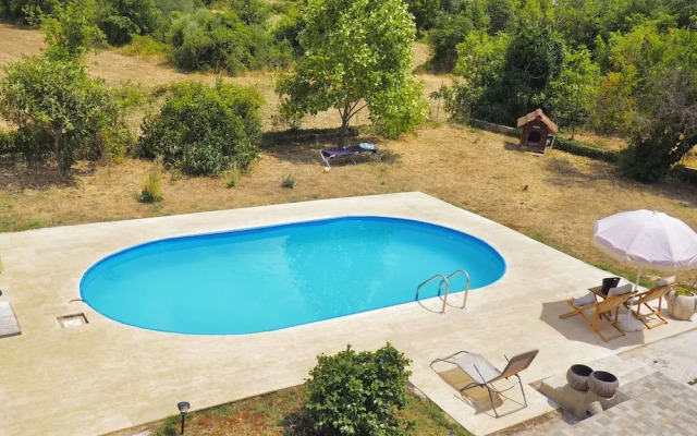 Villa Paraiso with Pool