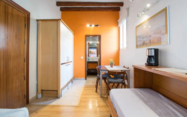MC YOLO Apartamento Museo Reina Sofia II