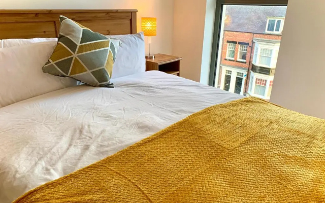 Central Darlington 2 Bed Apartment With Parking