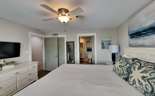 Commodore's Retreat #205 by Southern Vacation Rentals