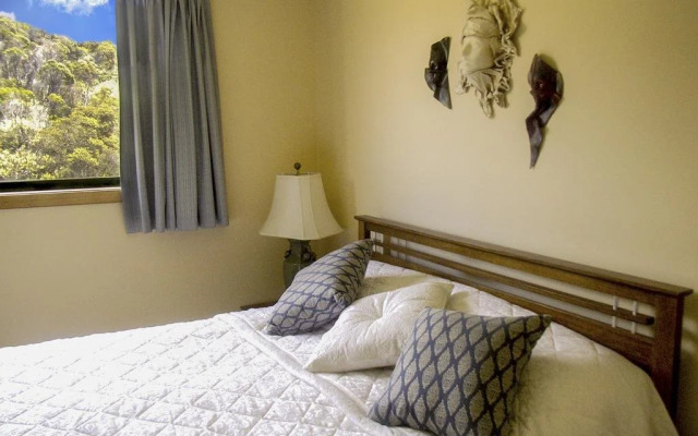 Burilda Waters Holiday House