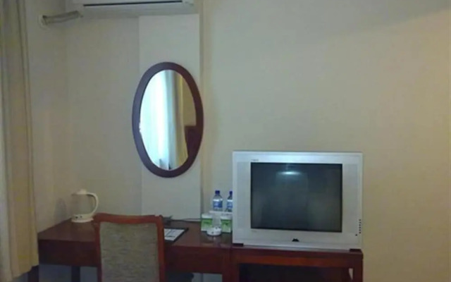 GreenTree Inn Chengdu Kuanzhai Alley RenMin Park Hotel