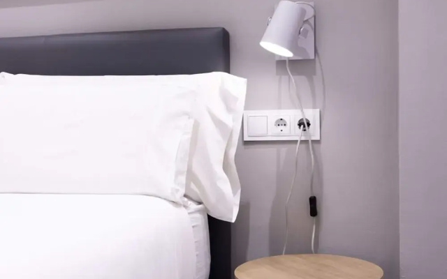 Ampersand - Bright 2-bedroom Apartment