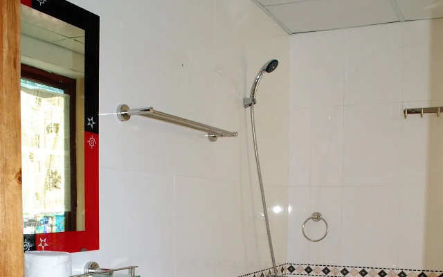 Ho Nui Dinh Hotel