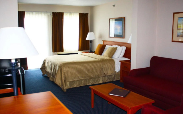 Magnuson Grand Hotel Lakefront Paradise