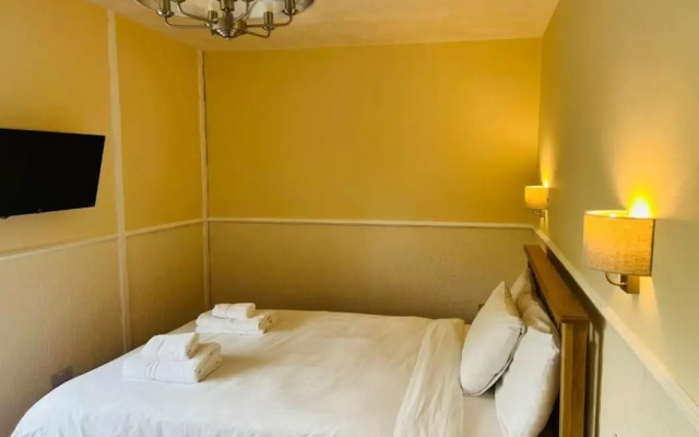 Rothwell House Hotel .