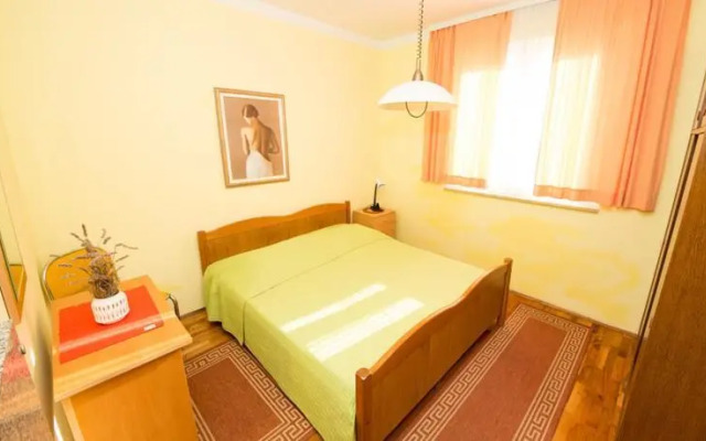 Star Apartments