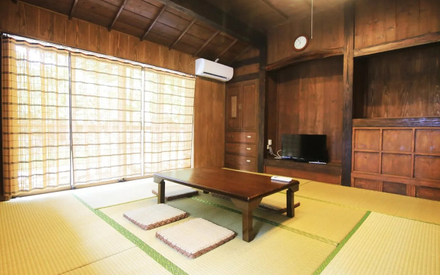 Ryukyukominka Shinasaki