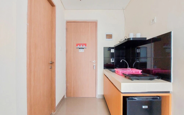 Homey And Comfort Studio Apartment At B Residence