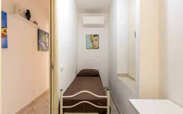 Apartment With air Conditioning and sea Views