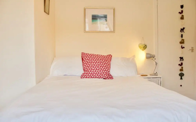 1 Bedroom Private Garden Flat