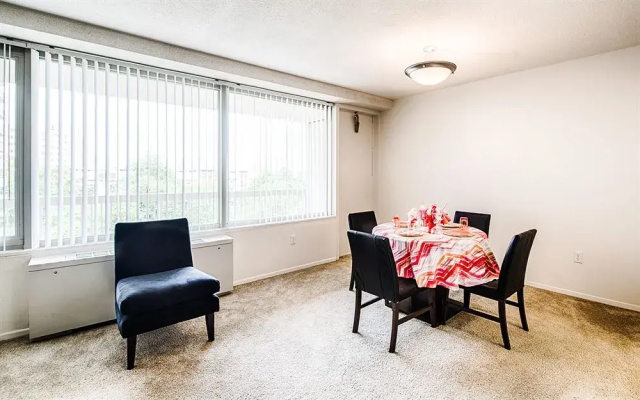 Reagan Airport Apartment