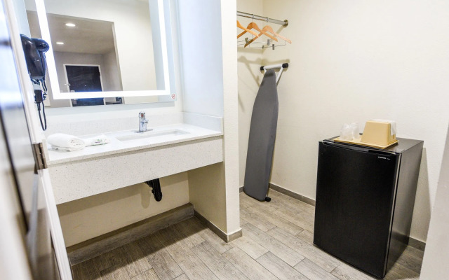Hollywood Inn Express LAX