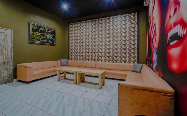OYO 3889 D'ratna Resort