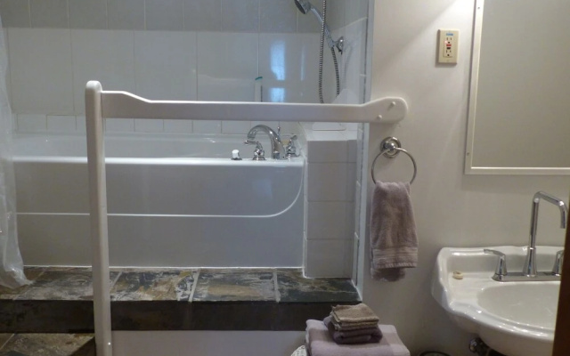Ainsworth Springs Suites