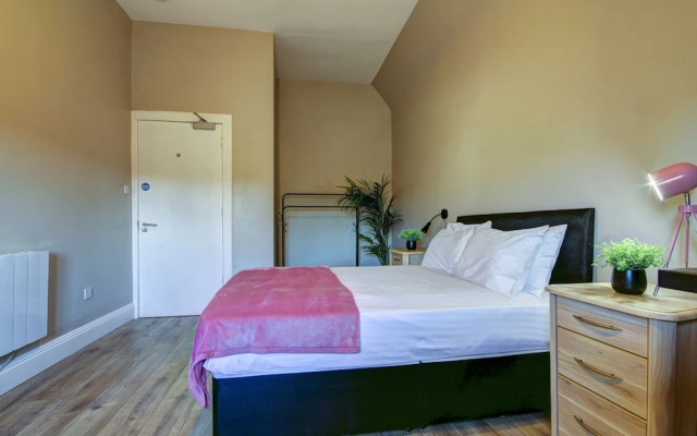 Contractor Friendly 1-bed Ensuite Ayr Town Centre KA7
