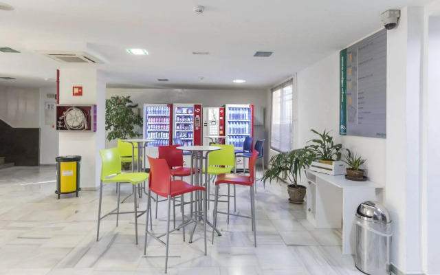 Albergue Inturjoven Granada - Hostel