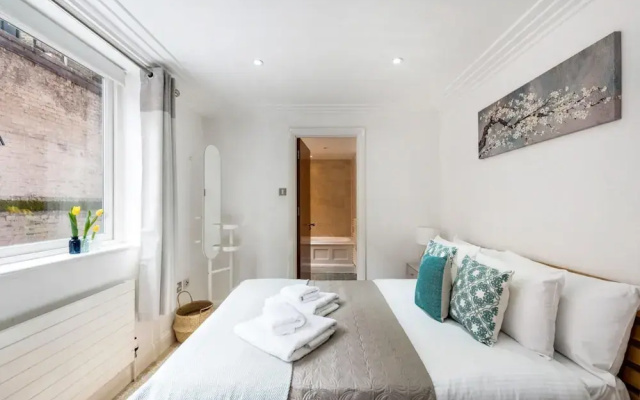 2-bedroom Spacious Apartment in the Heart of Covent Garden, London